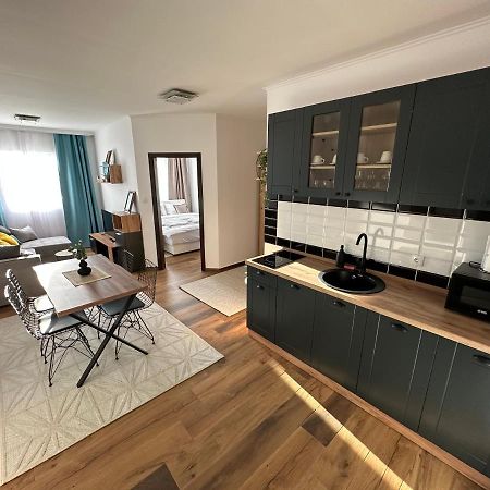 Sky Lux Apartmani Surcin Ngoại thất bức ảnh