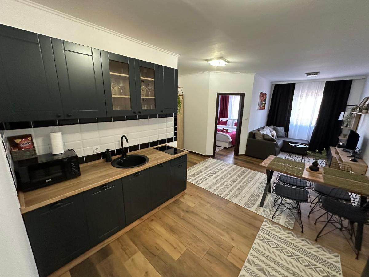 Sky Lux Apartmani Surcin Ngoại thất bức ảnh
