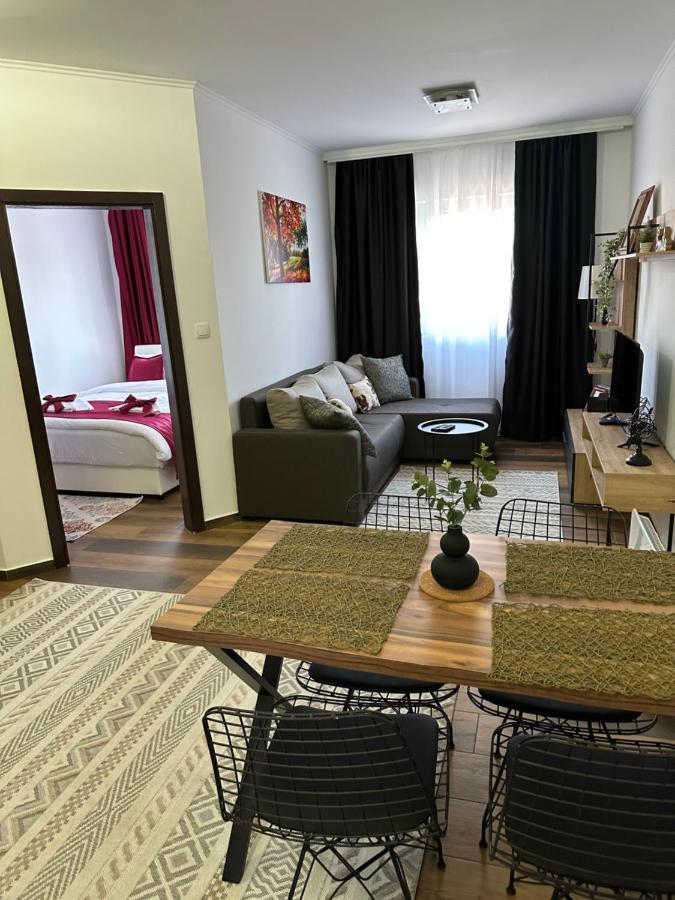 Sky Lux Apartmani Surcin Ngoại thất bức ảnh