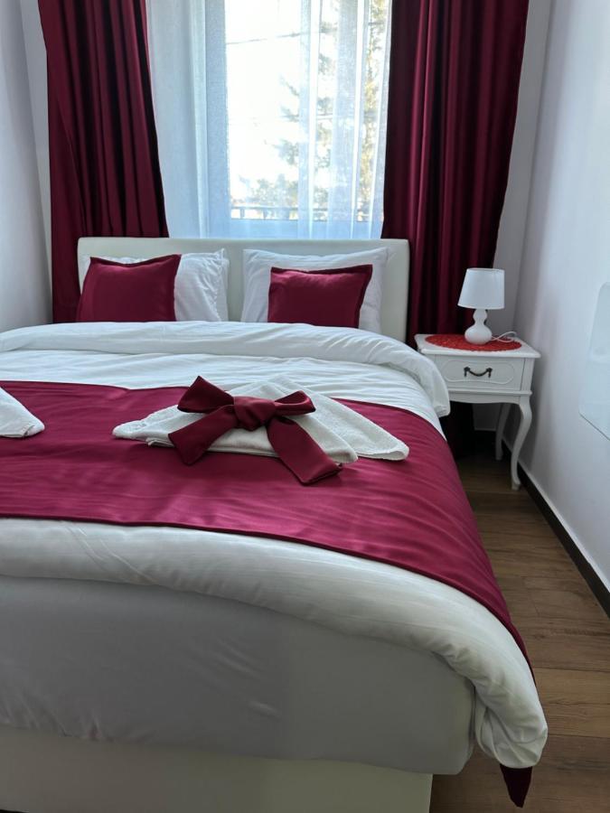 Sky Lux Apartmani Surcin Ngoại thất bức ảnh