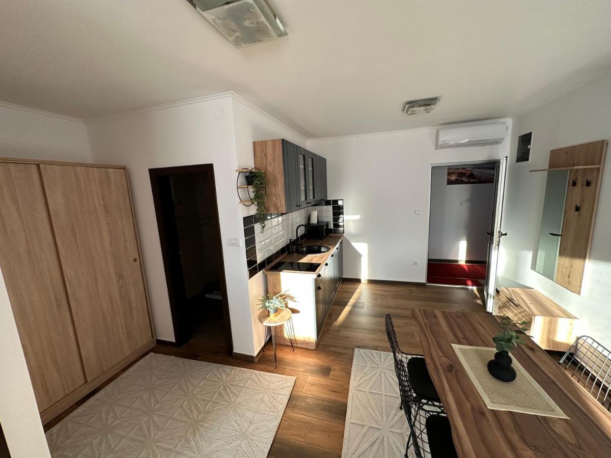 Sky Lux Apartmani Surcin Ngoại thất bức ảnh