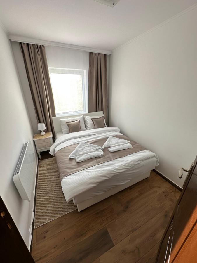 Sky Lux Apartmani Surcin Ngoại thất bức ảnh