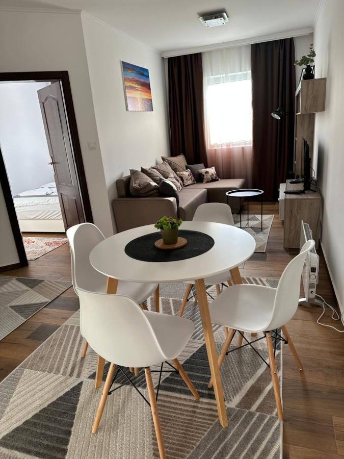 Sky Lux Apartmani Surcin Ngoại thất bức ảnh