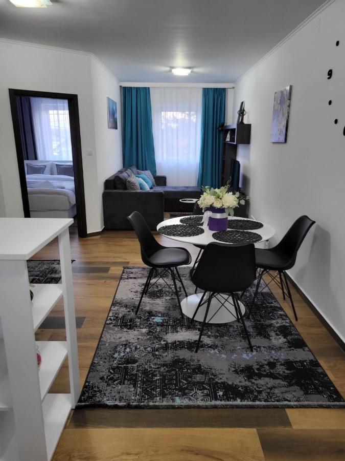 Sky Lux Apartmani Surcin Ngoại thất bức ảnh